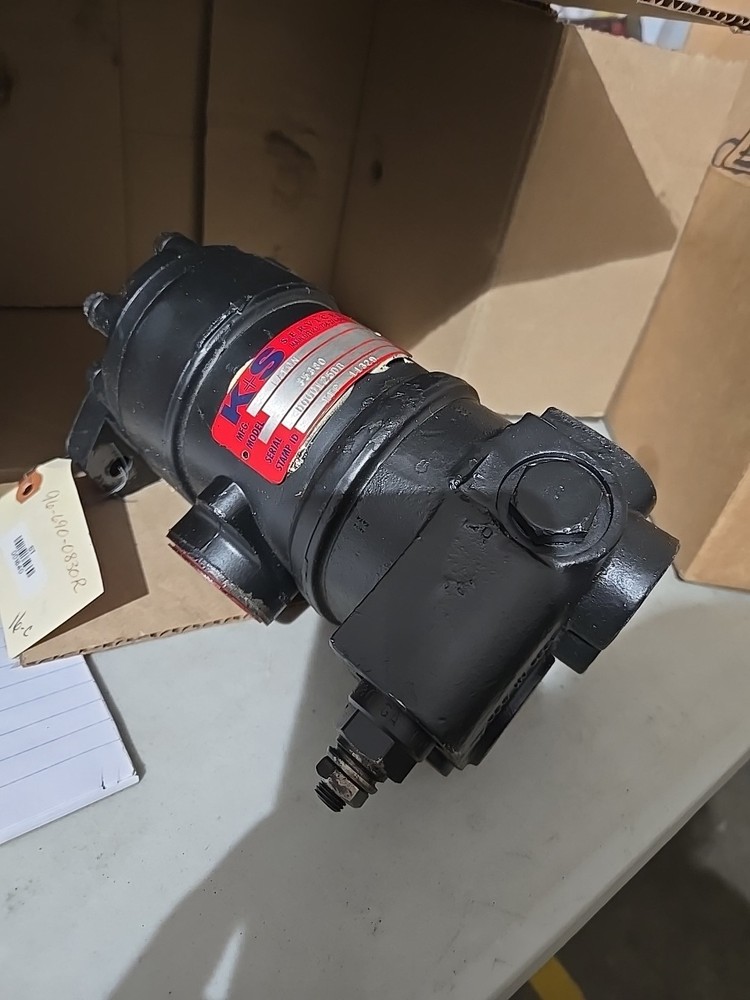 EATON PUMP Model: 35380 SERIAL # D000125DB