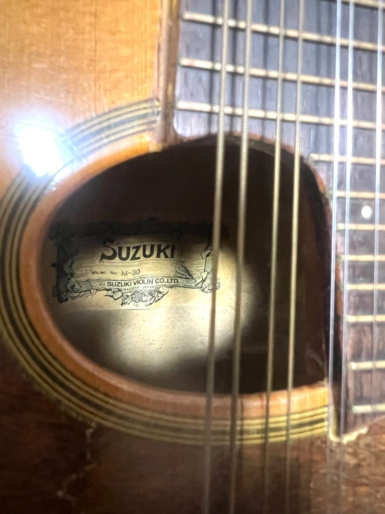 SUZUKI Mandolin M-30 with hard case