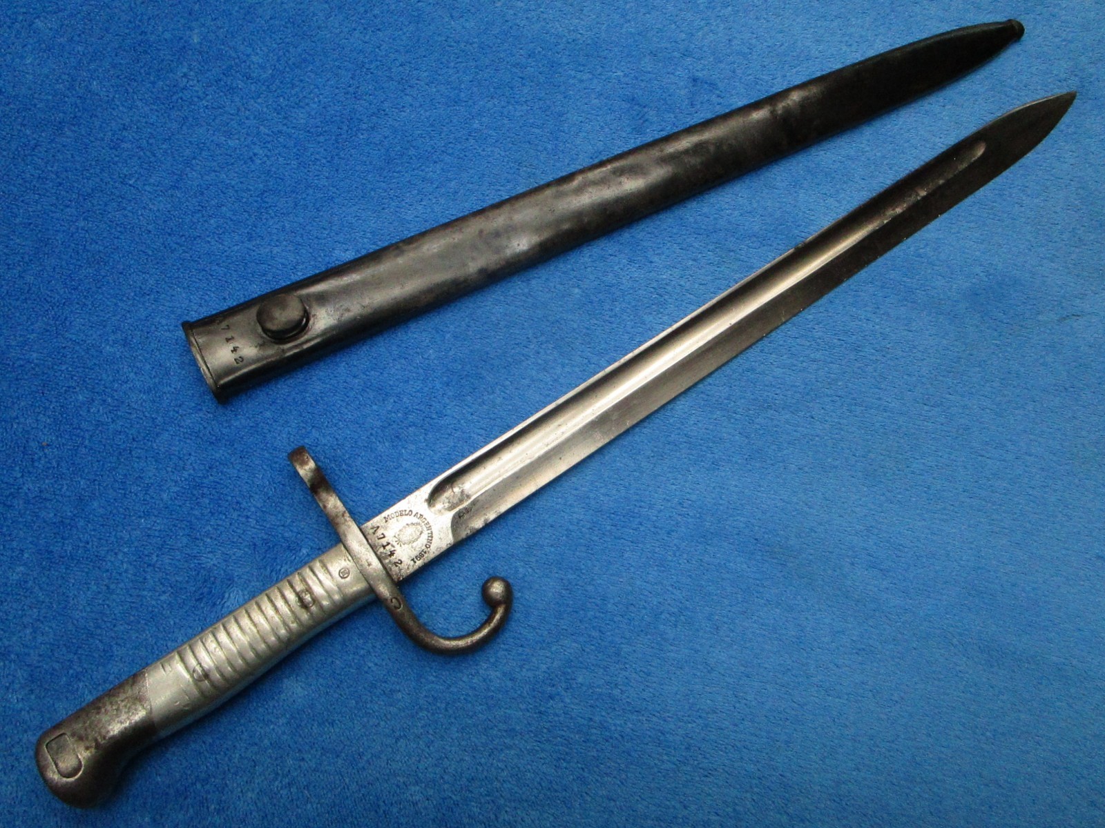 ORIGINAL ANTIQUE M1891 ARGENTINE MAUSER BAYONET AND MATCHING SCABBARD MAKER WKC