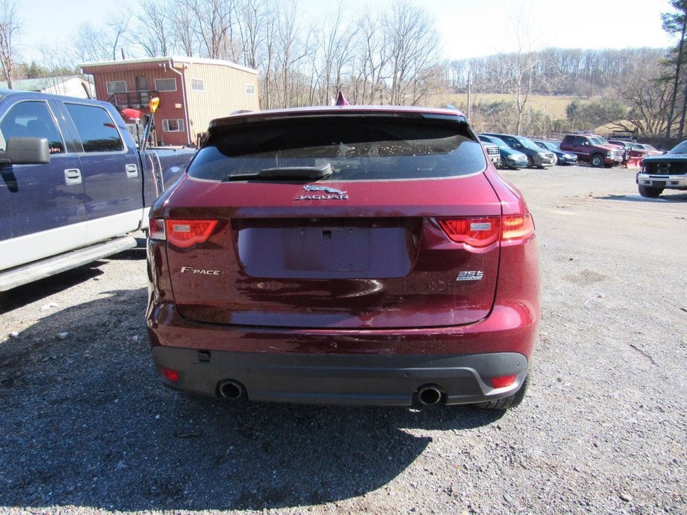 F-PACE 2017 Glove Box 1026764