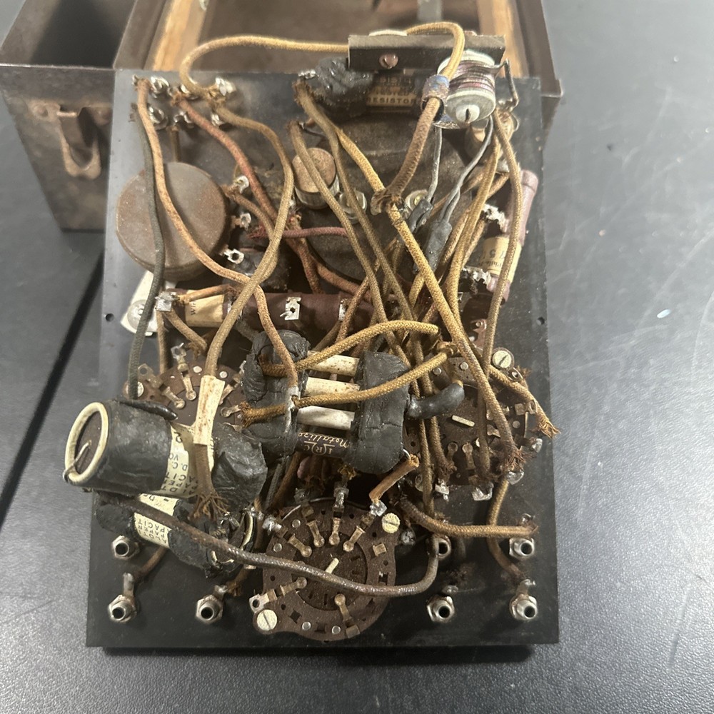 vintage Supreme Instruments Corp. Volts-Milliamperes (untested)