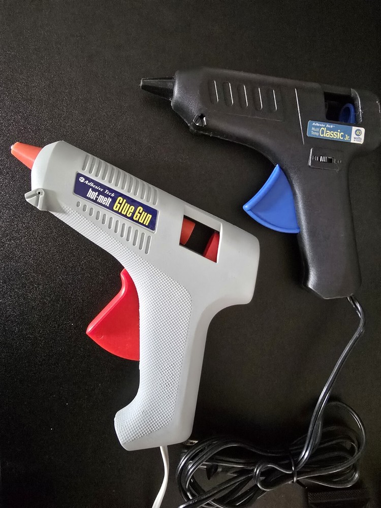 2 HOT Glue GUNS