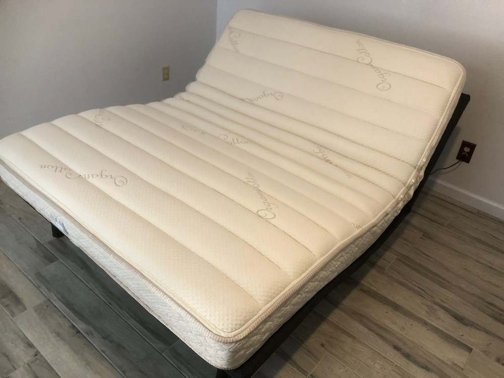 Split Queen Massaging Zero Clearance Adjustable Bed & 13" Latex Mattresses