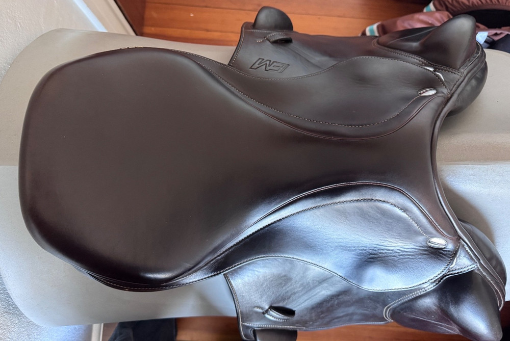 18" Erreplus EM Monoflap Saddle - 2021 - WOOL FLOCKED & Fully Adjustable!