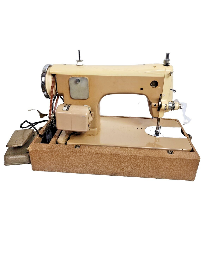Vintage Stradivaro Precision Super De Luxe Sewing Machine Model 132