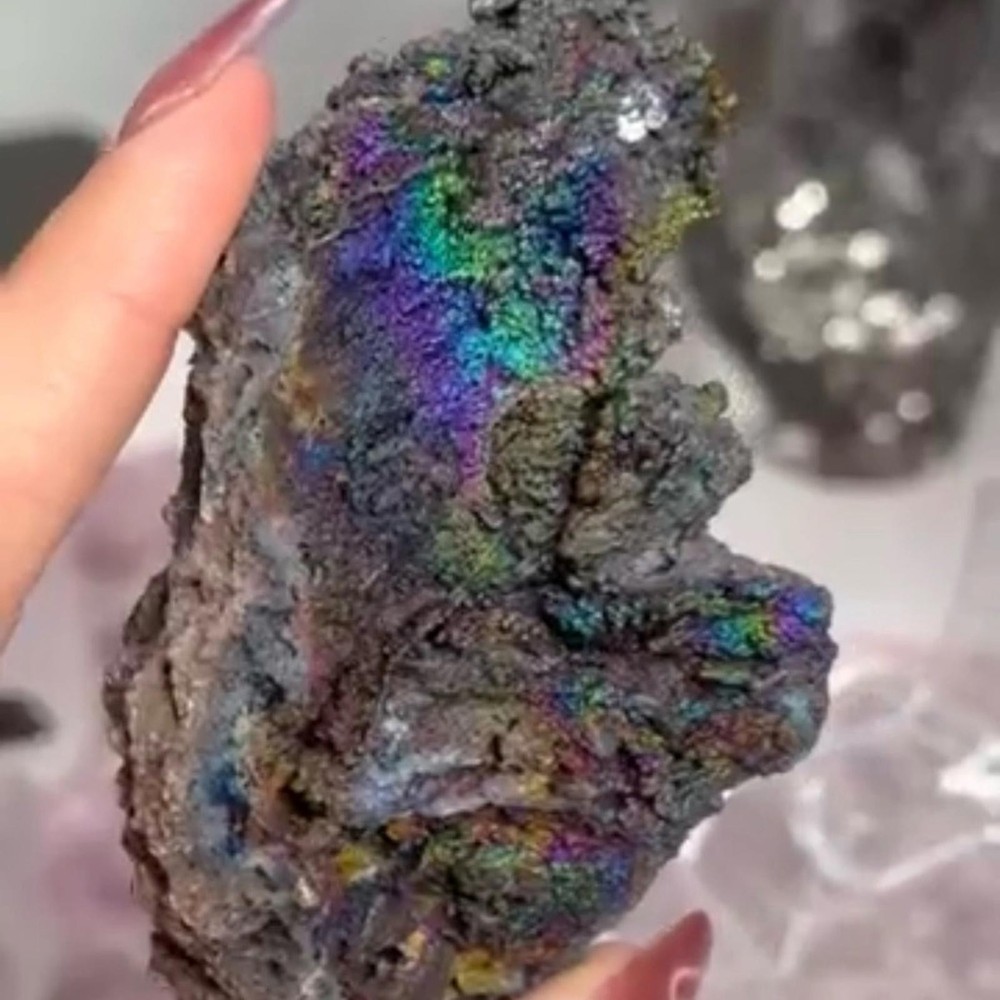 ridescent Goethite on Hematite