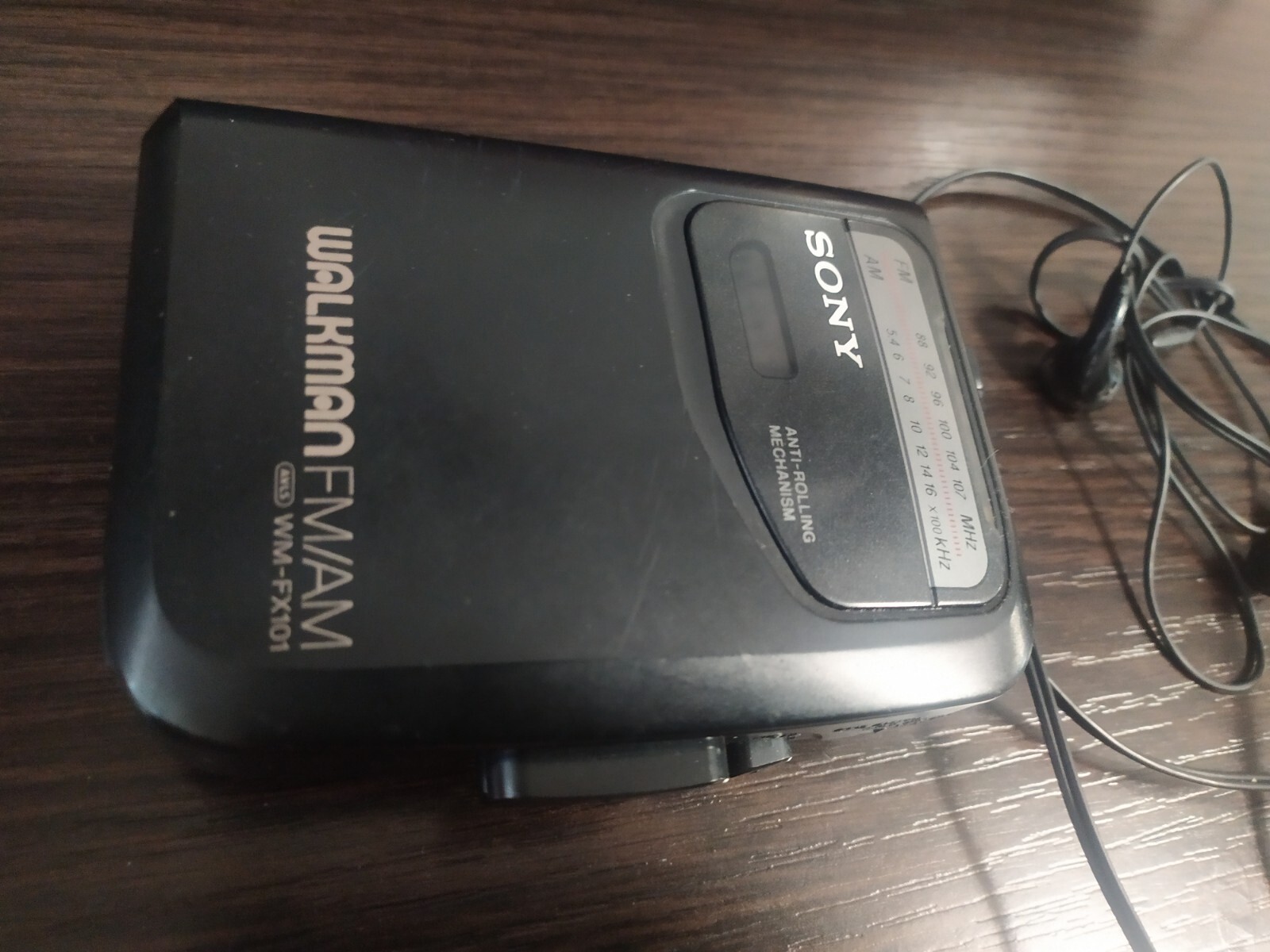 Vintage cassette player Sony Rare Doesn't work!