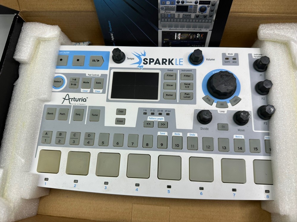 Arturia SPARK LE Sequencer Hybrid Drum Rhythm Machine Drum machine