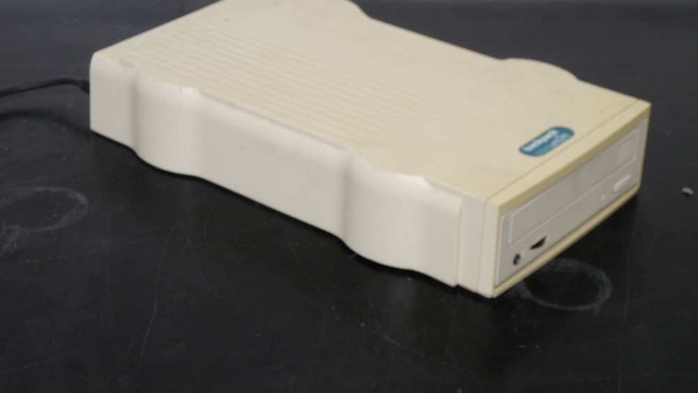Micro Solutions BackPack CD-Rewriter Model 195200