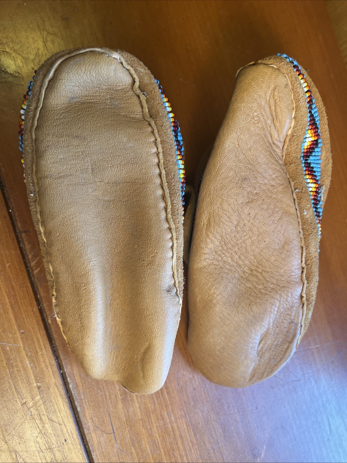 Beautiful Hand Made Beaded Vintage Native American Moccasins Size 8”