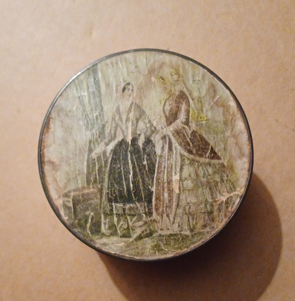 Vintage Round Dusting Powder Box w/ Puff
