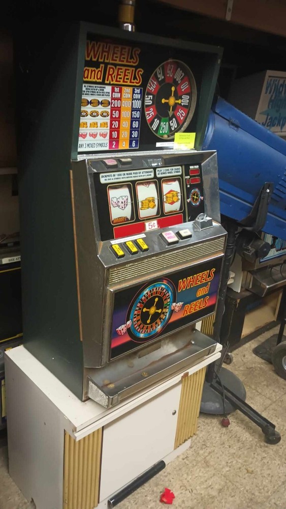Skill Stop Slot Machine Arcade