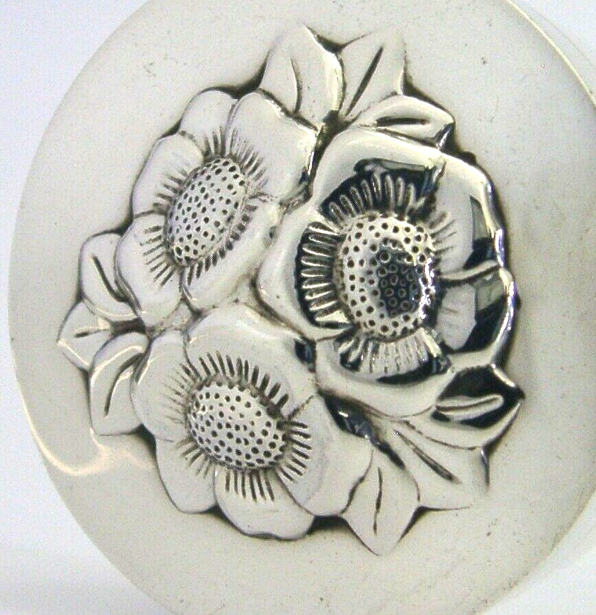 BEAUTIFUL 2 inch ENGLISH SOLID STERLING SILVER BOX 2004 MINT