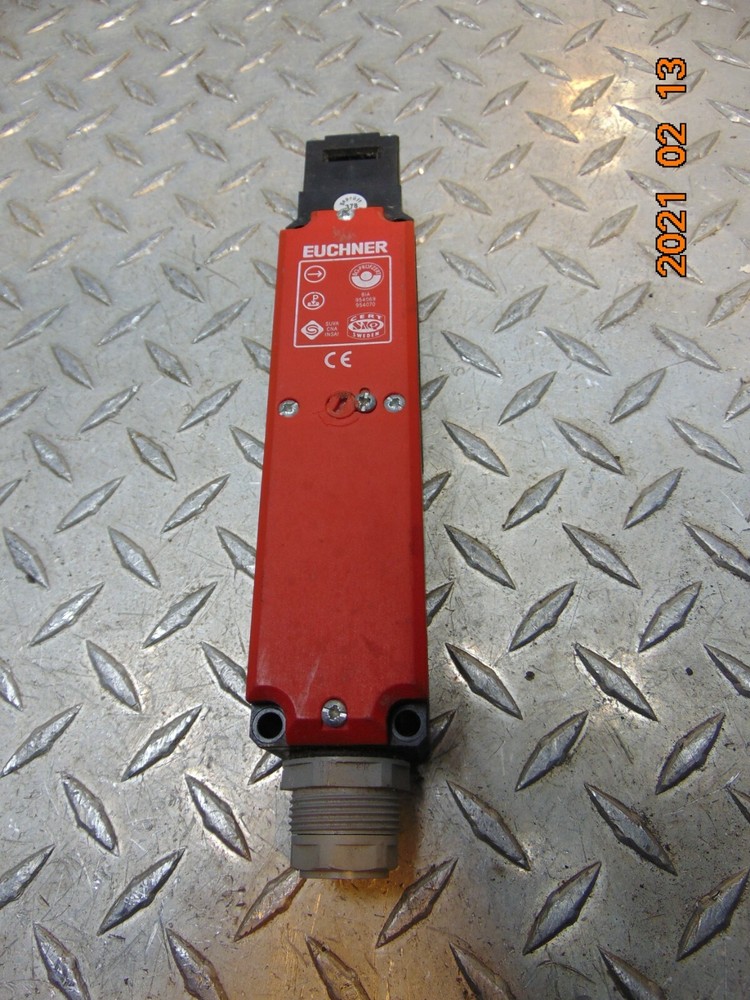 EUCHNER TP3-4121A024SR11 SAFETY SWITCH no key