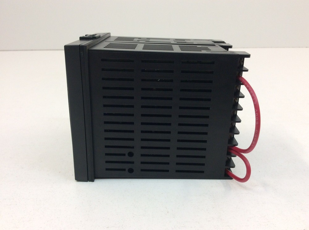 Omron E5AK-TAA2-500 Process, Temperature Digital Controller Relay LED 100~240VAC