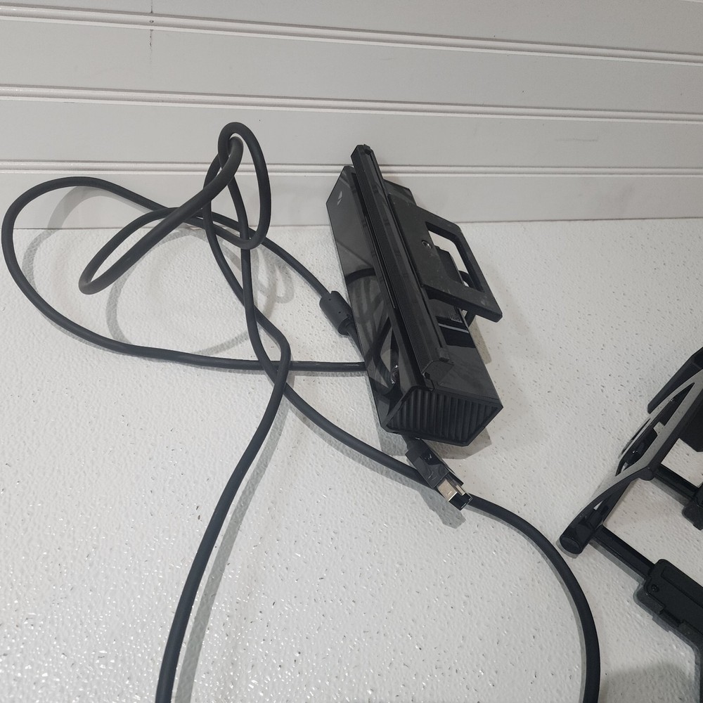 Microsoft Xbox One Kinect Sensor Camera - Black OEM Model 1520 + MOUNT And Cover