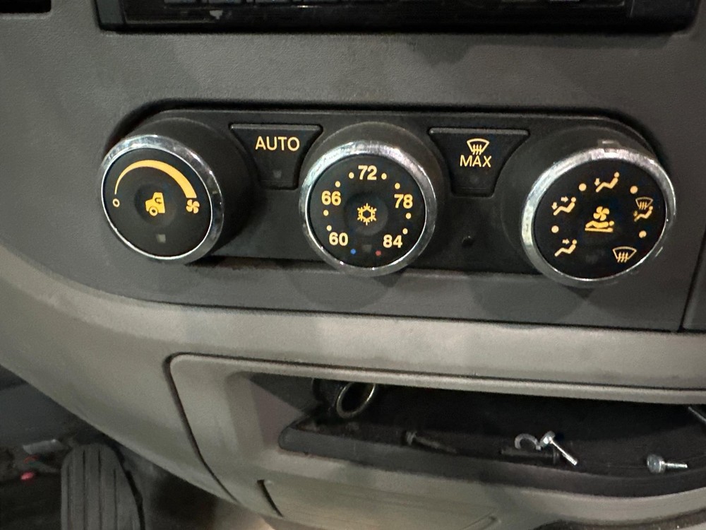 2013-2017 Peterbilt 579 Heater A/C Temperature Controls - Used