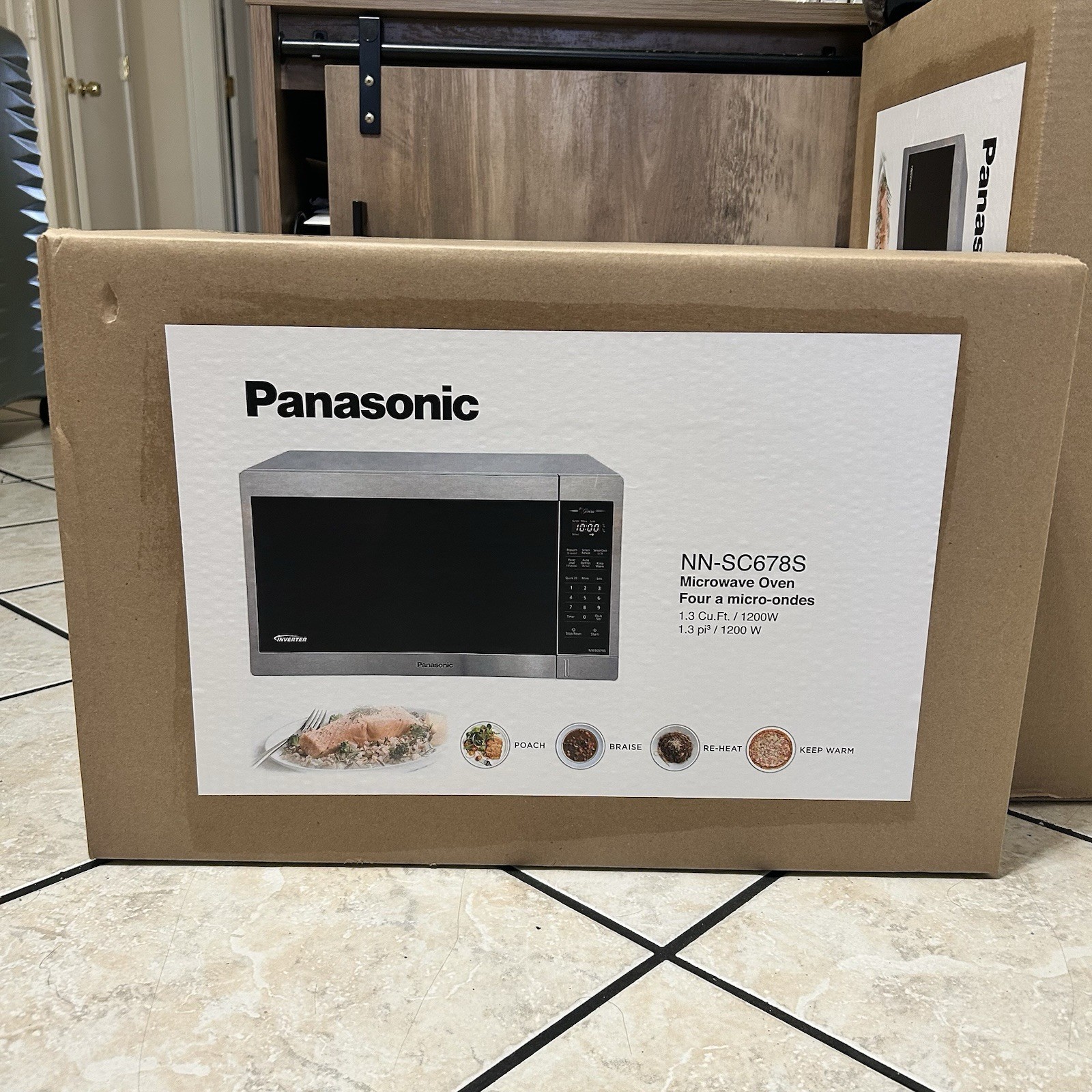 Panasonic 1.3 cu.ft. Countertop Steel Microwave Oven 1200W with Inverter Cooking