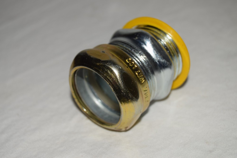 1" Thomas & Betts Compression Connector to 1" NPT