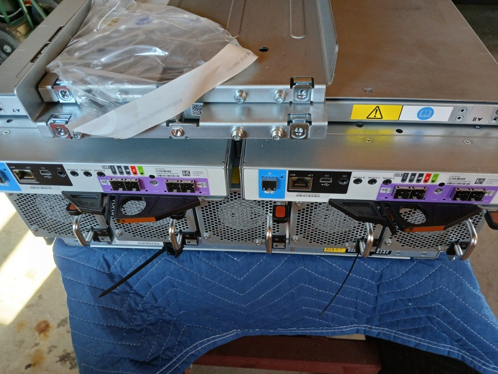Dell EMC Powervault ME4084 storage array dual 12GBps SAS controllers FXGPW