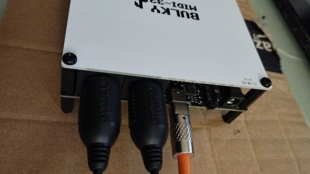 BulkyMIDI-32 White Version - MT-32 Emulator & Modular MIDI Interface