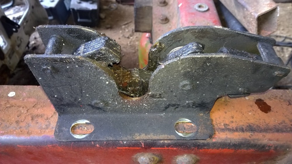 CAB LOCKING DEVICE - REMOVED EUROCARGO 180-E-24
