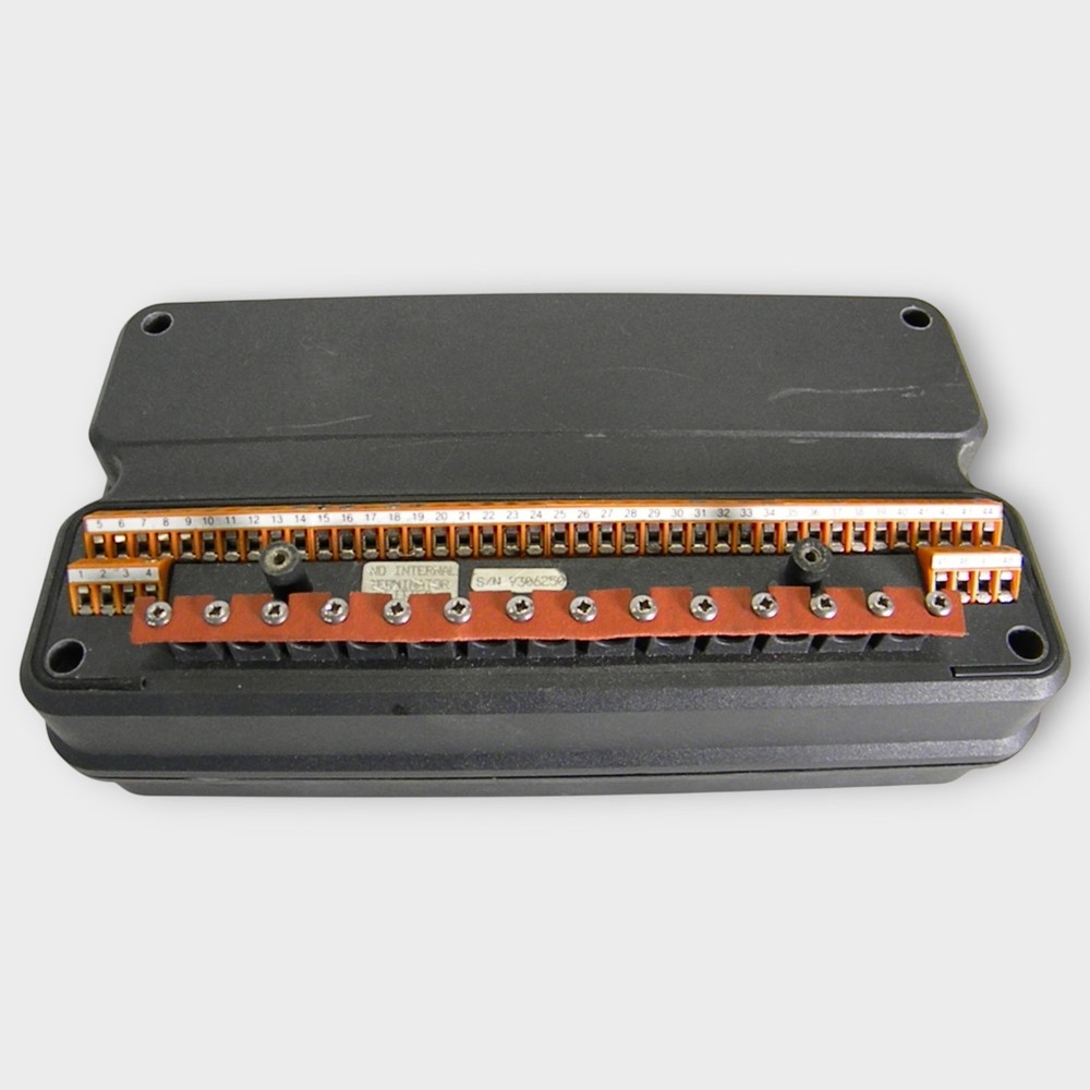 B&G Hydra 2000 H2000 Processor w/ Wind Functions - 330-00-005 - Fully Tested