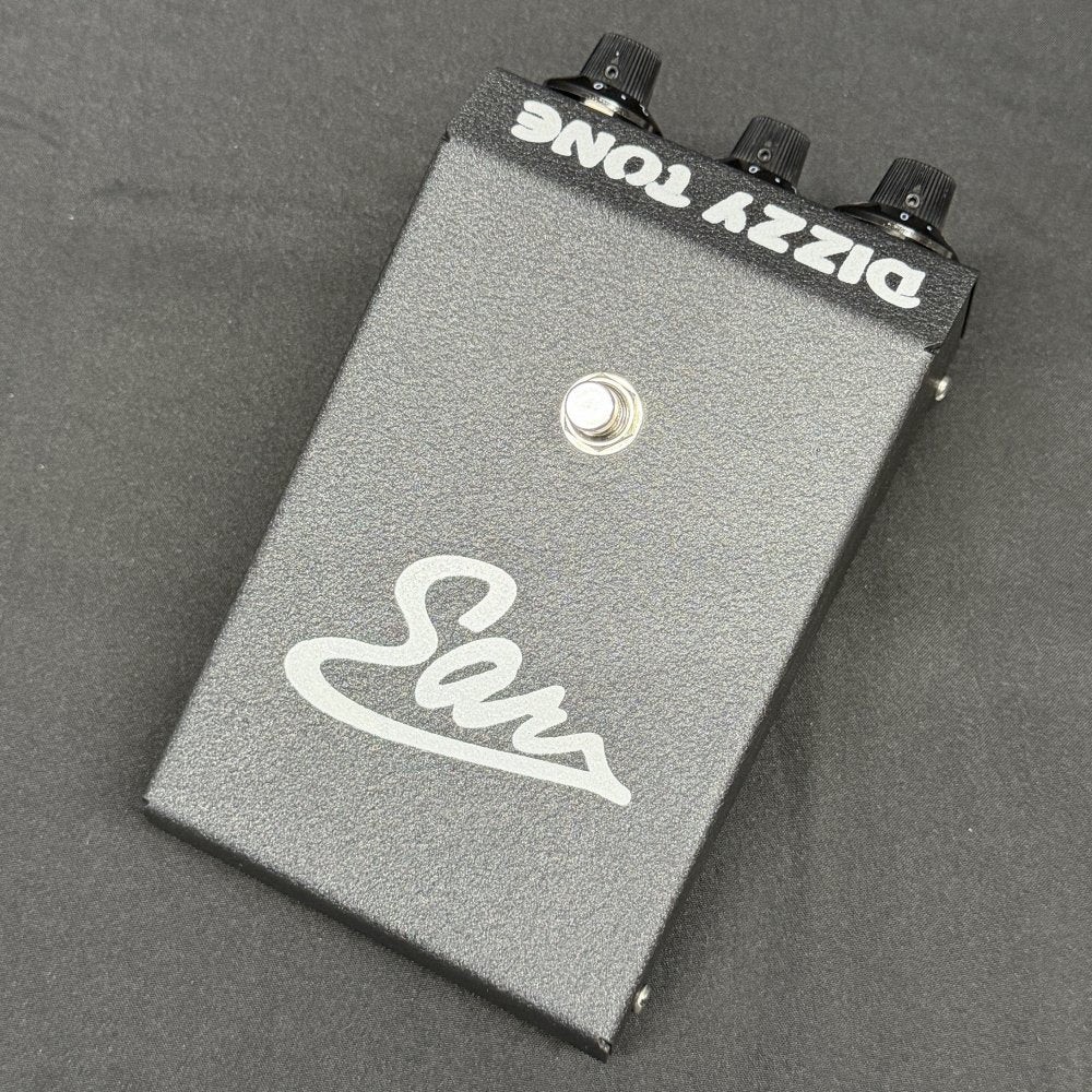 ear fuzz effects dizzy tone