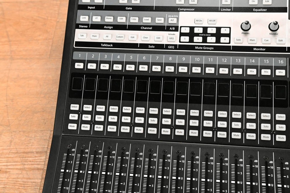 PreSonus StudioLive CS18AI Ethernet/AVB Control Surface CG01P2P