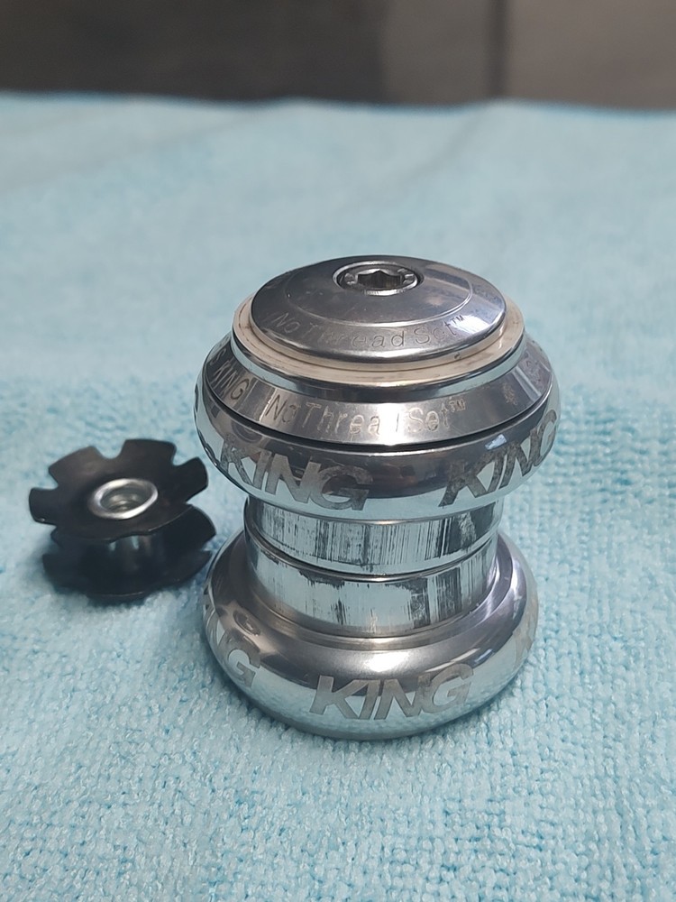 Chris King Silver Headset 1-1/8'" Threadless No Threadset