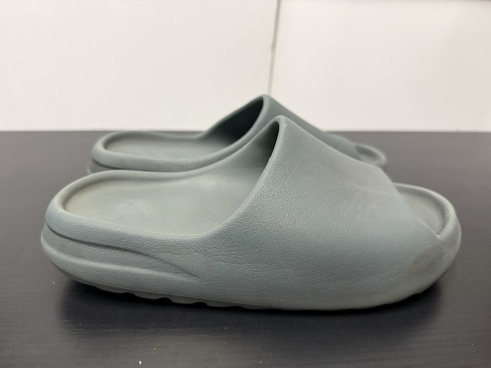 Yeezy Slide Slate Grey - Sizes 9 (100% Authentic)