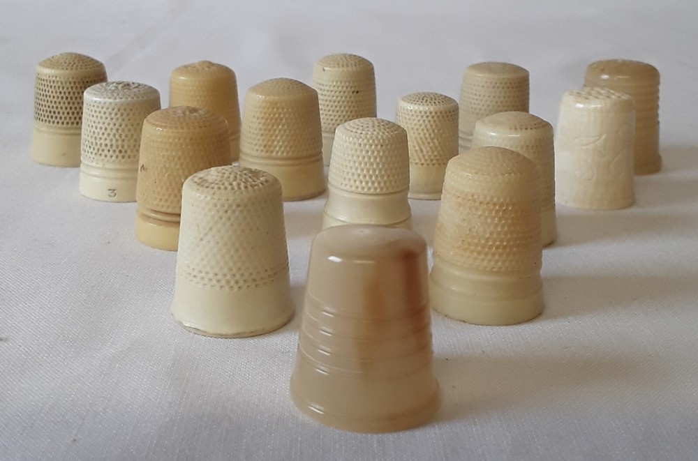 15 Vintage Plastic Thimbles