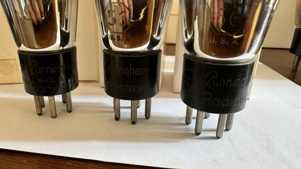 NOS MATCHED QUAD 56 ST GLOBES Engraved Bases Windmill Micas