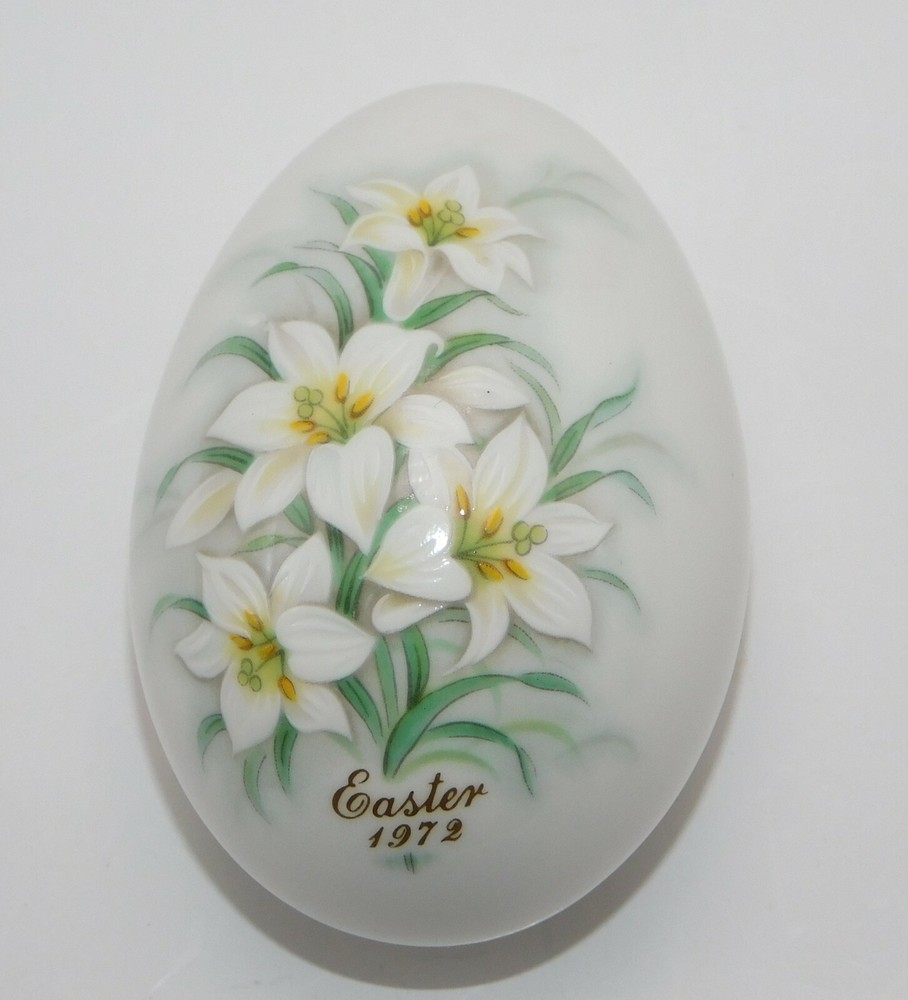 Noritake 1972 Easter Egg Hand Painted Easter Lilies Bone China Japan