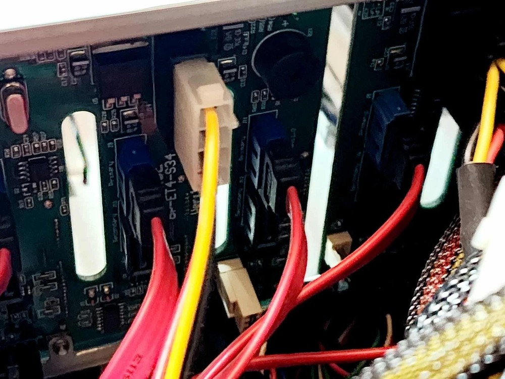 *100% UNTESTED* PROAVIO DESKTOP RAID ARRAY WITH INTERNAL STORAGE CONTROLLER