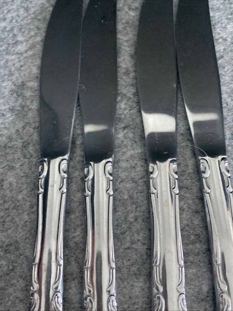 4 TOWLE/SUPREME CUTLERY STAINLESS FLATWARE, "PIERRE" PATTERN, DINNER KNIVES