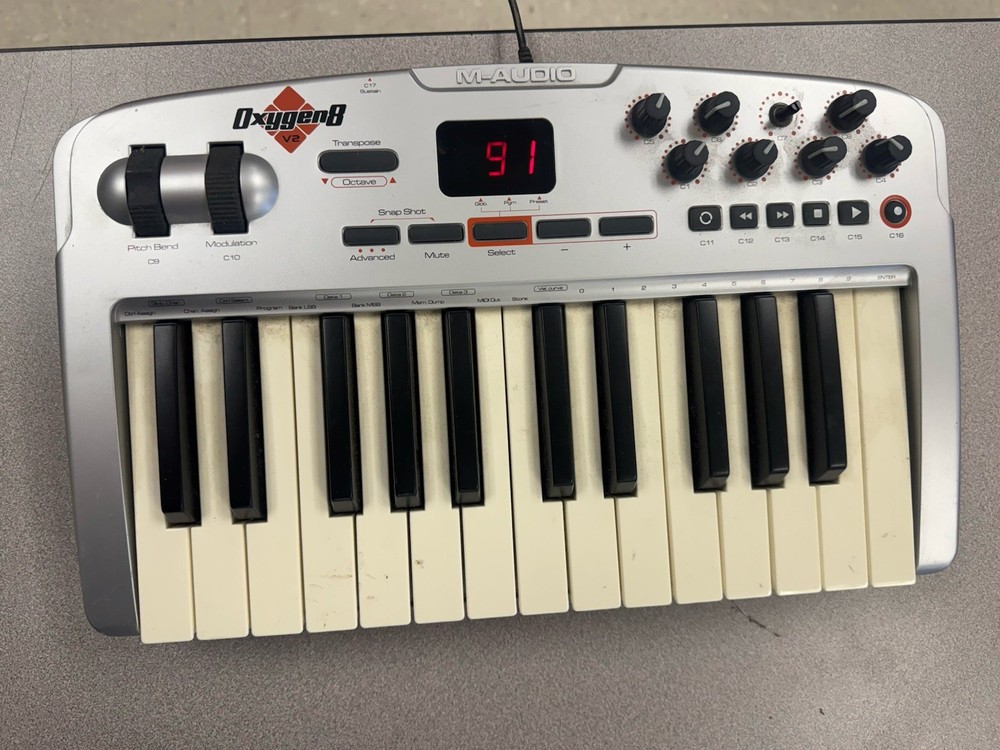 M-Audio Oxygen 8 v2 25-Key MIDI USB Keyboard Controller