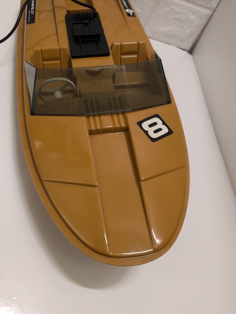Monteleone 656 Piper Outboard