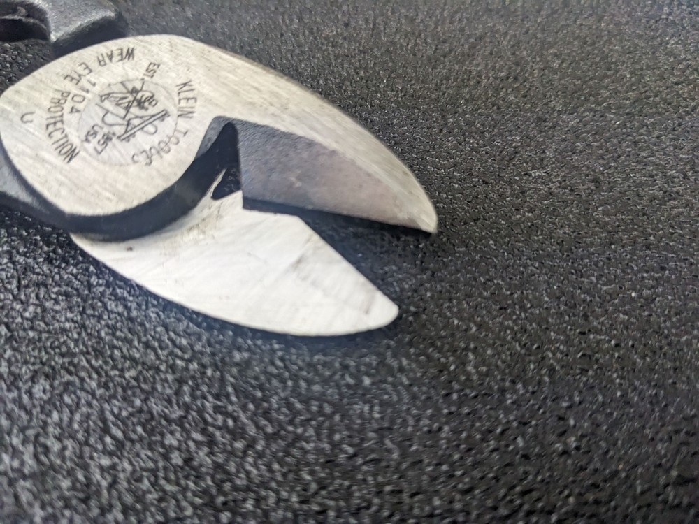 #bn098 Klein Tools Shears BX Cable Cutters Compact Lightweight Design