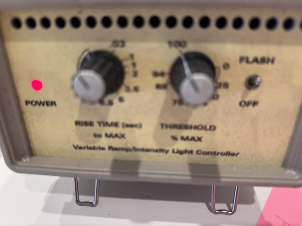 VARIABLE RAMP / INTENSITY light controller 200 WATT MAX TESTED / WORKING RARE