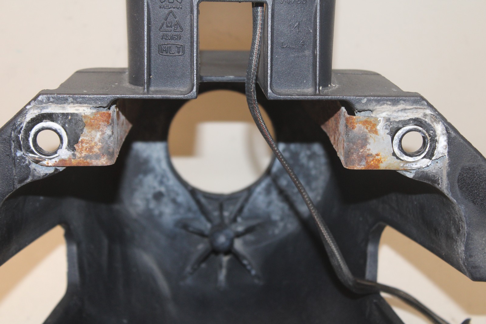 07-18 JEEP WRANGLER REAR SPARE TIRE BRACKET CARRIER THIRD BRAKE LIGHT 55397217