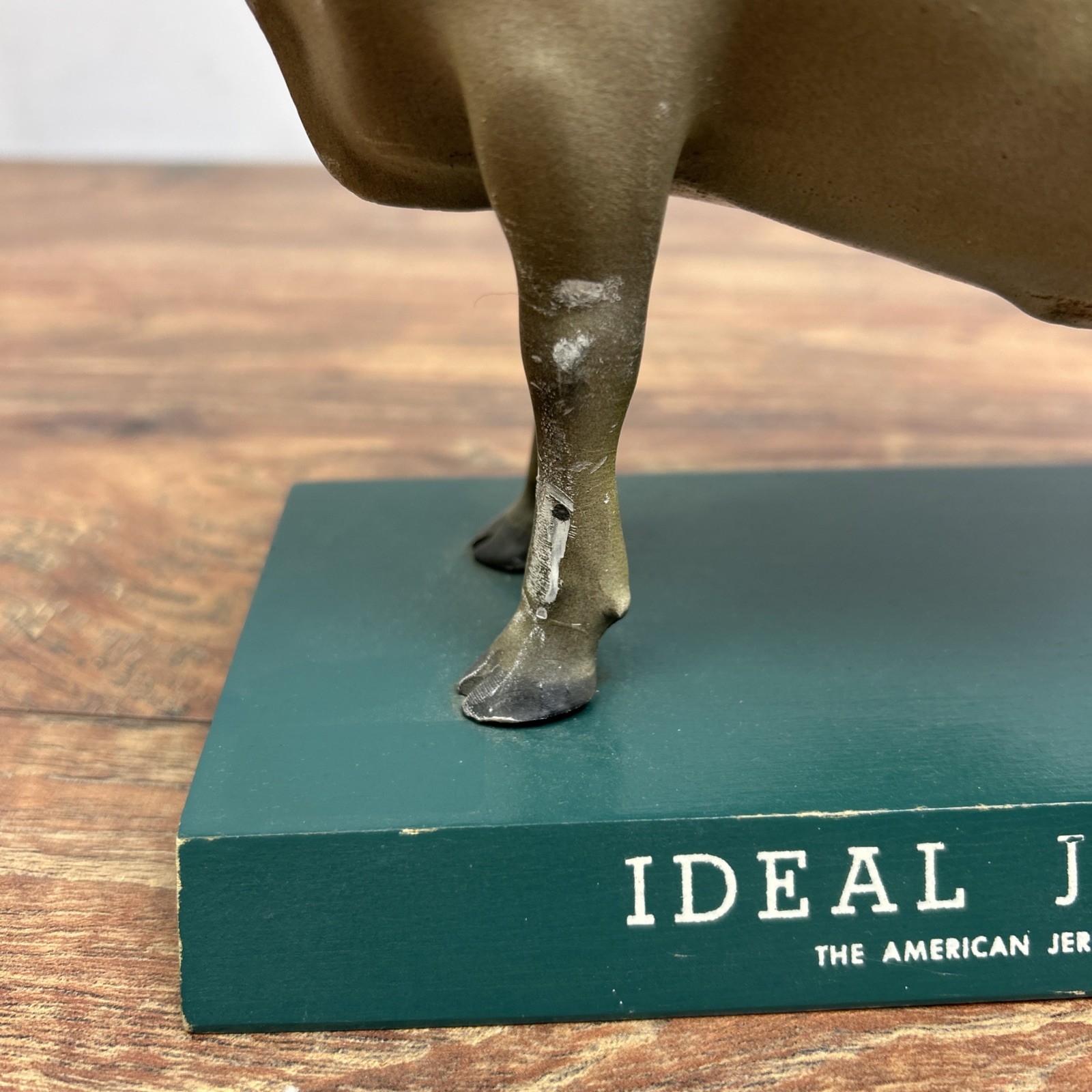 IDEAL True Type Jersey Cow STORE DISPLAY American Cattle Club New York Figurine
