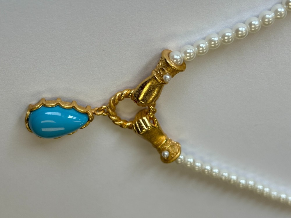 Hand Hold Loop Barbie Style Necklace