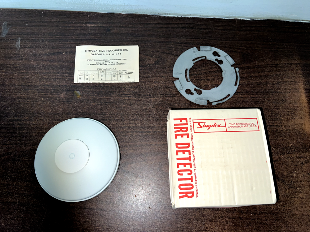 NOS SIMPLEX 477-079 4255-5 FIRE DETECTOR 135 DEGREES