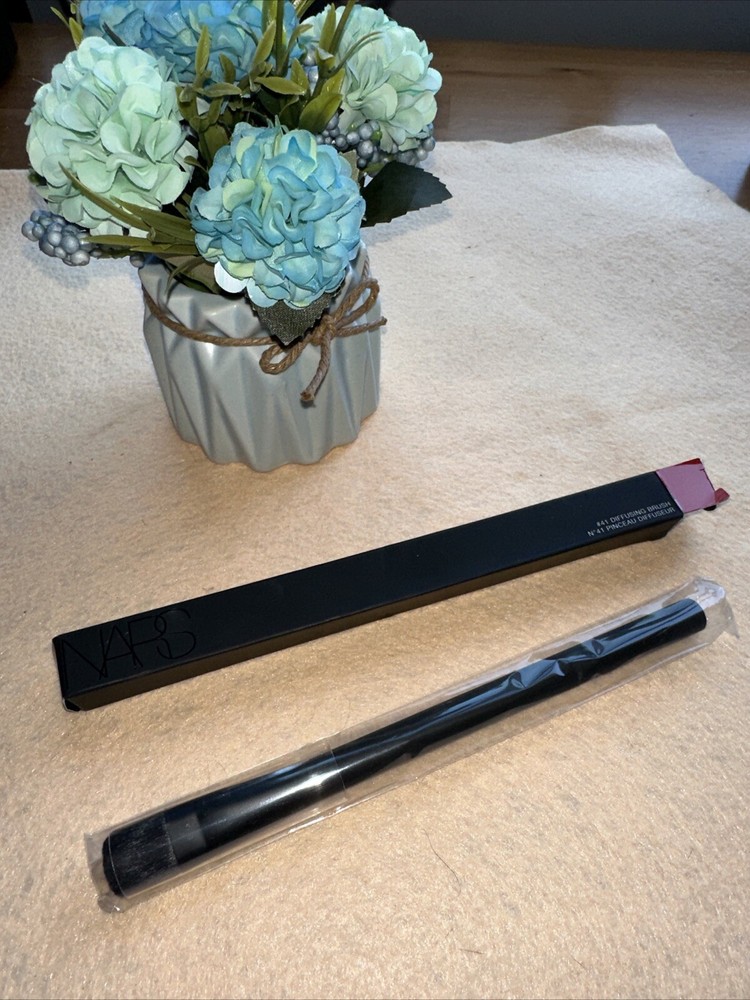 Nars Diffusing Brush # 41 / New With Box Sealed Authentic Sold Out RARE! 1854