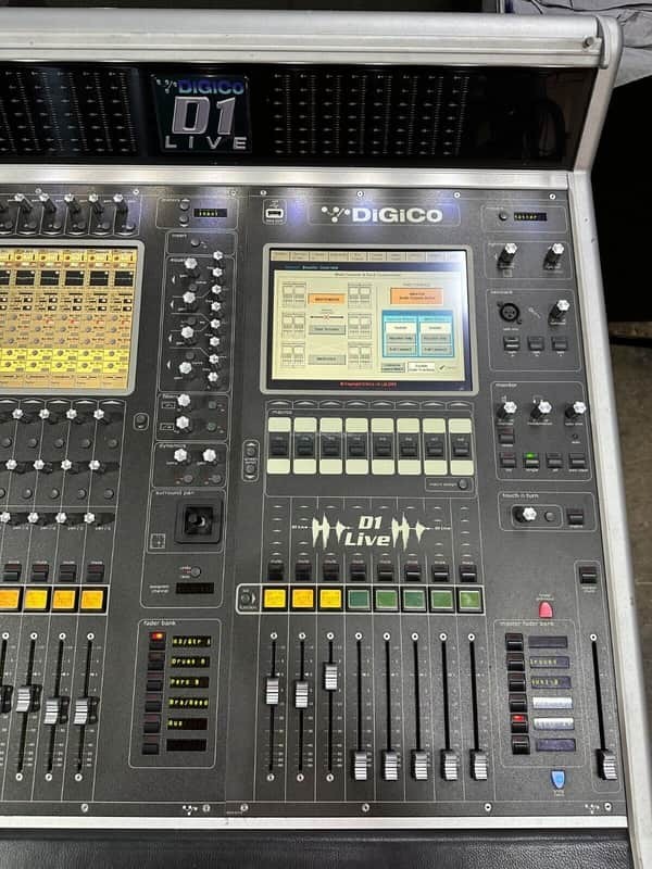 Digico D1 Live Digital Mixing Console W/Digico Engine/Opticore Cable (One) THS