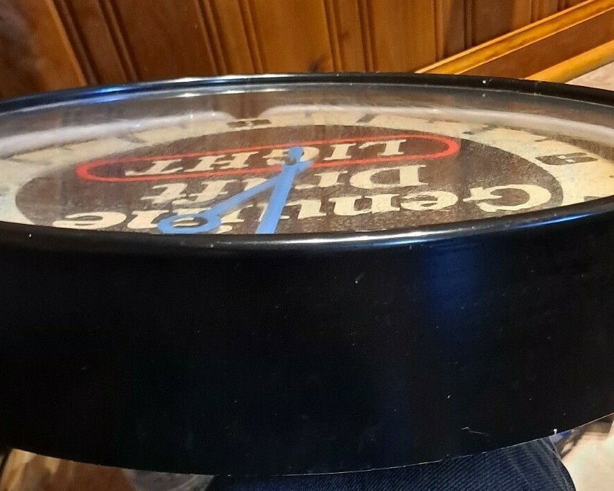 Genuine Draft Light Beer Neon Clock