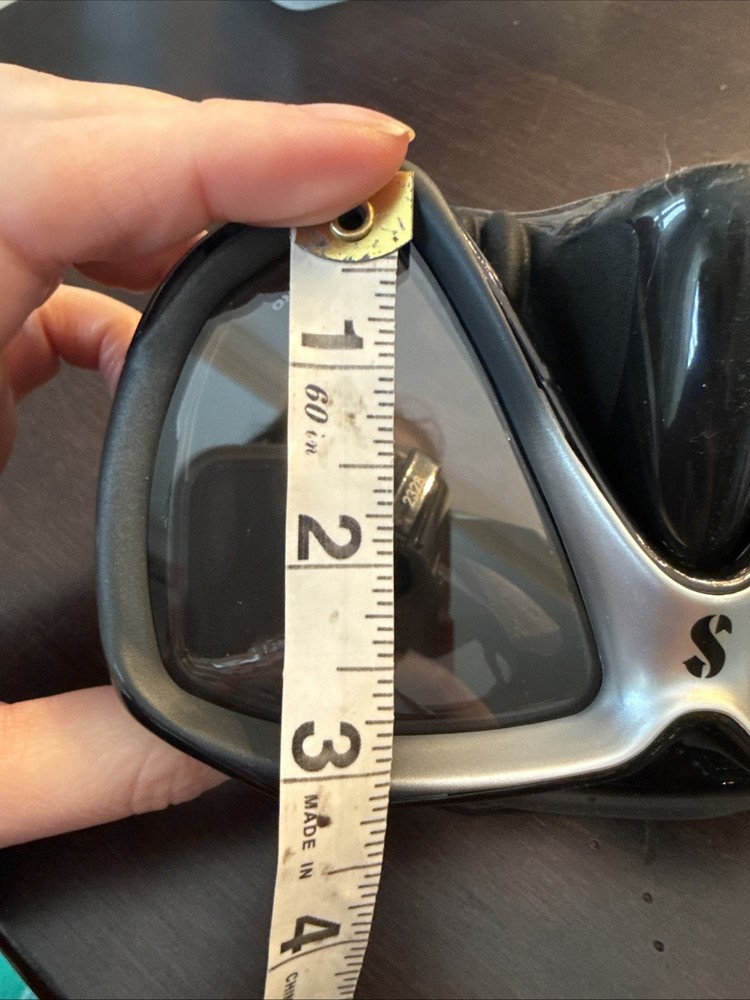 Scubapro Spectra Black / Silver Goggle Mask - Plastic Cracked Case
