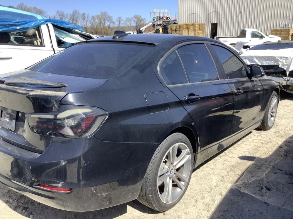 328I 2012 Glove Box 4577815