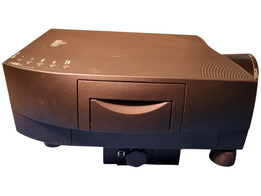 Runco LCP-500 (MultiSync MT600) LCD Projector